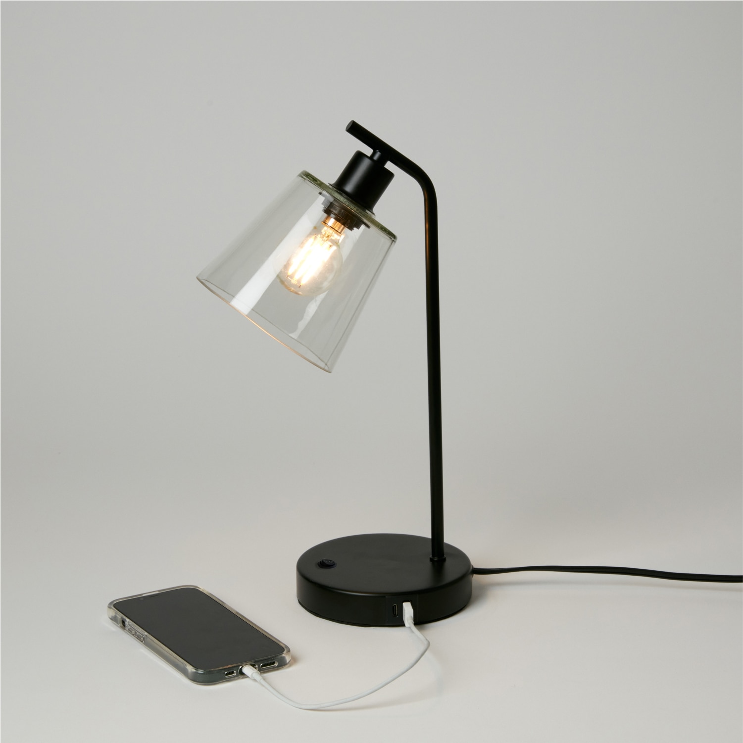 Dormify Ari Charging Desk Lamp
