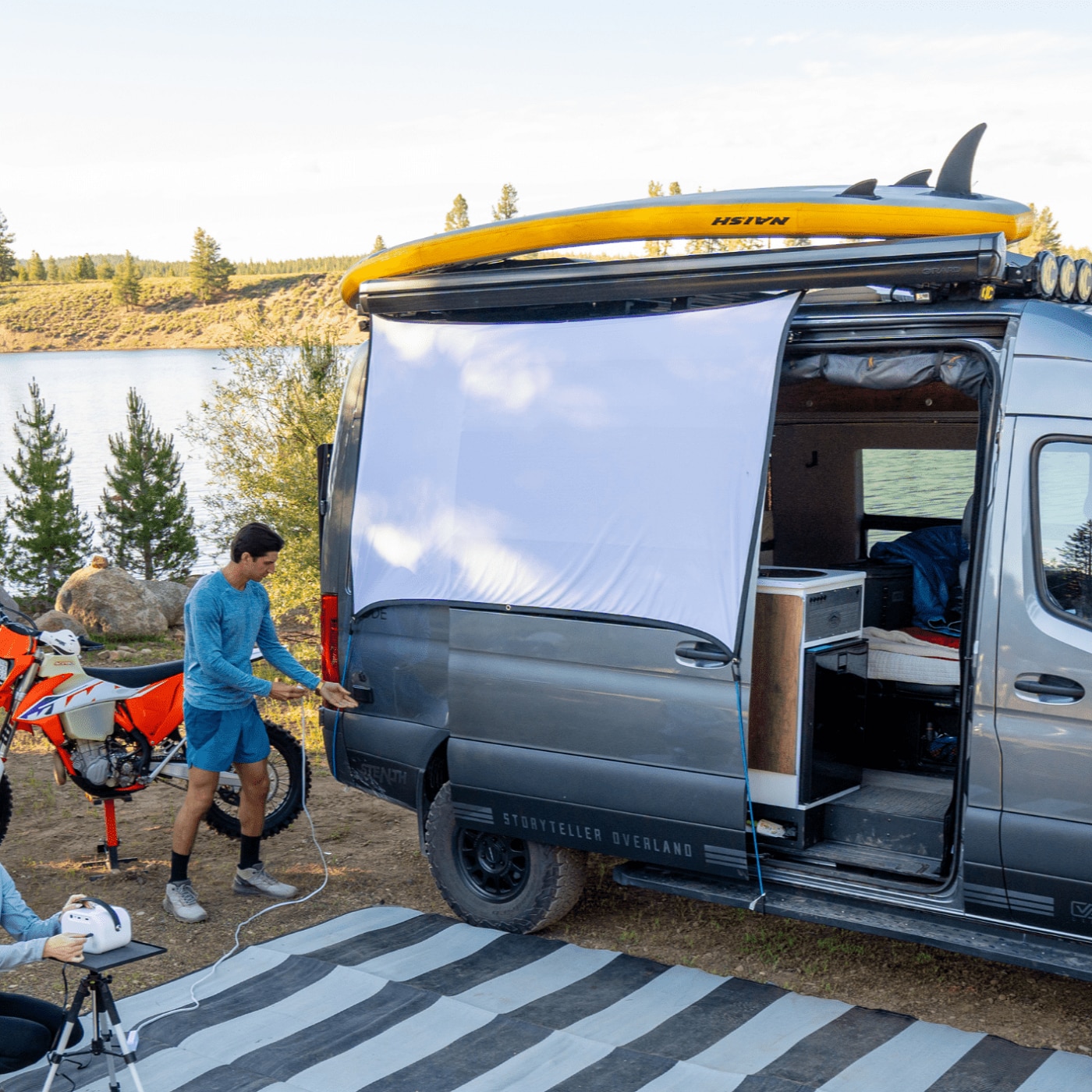 Lumi 120 inch Projection Screen