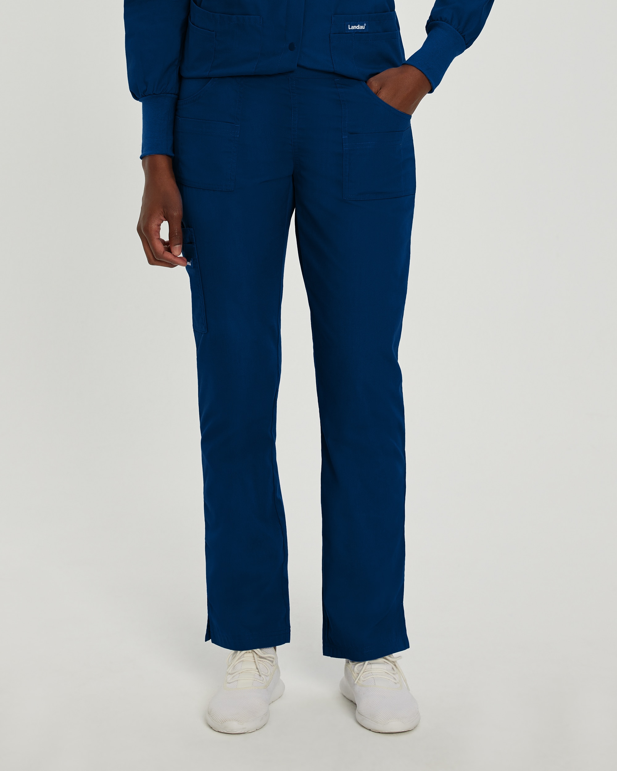 Womens Essentials Modern Fit Cargo Pant