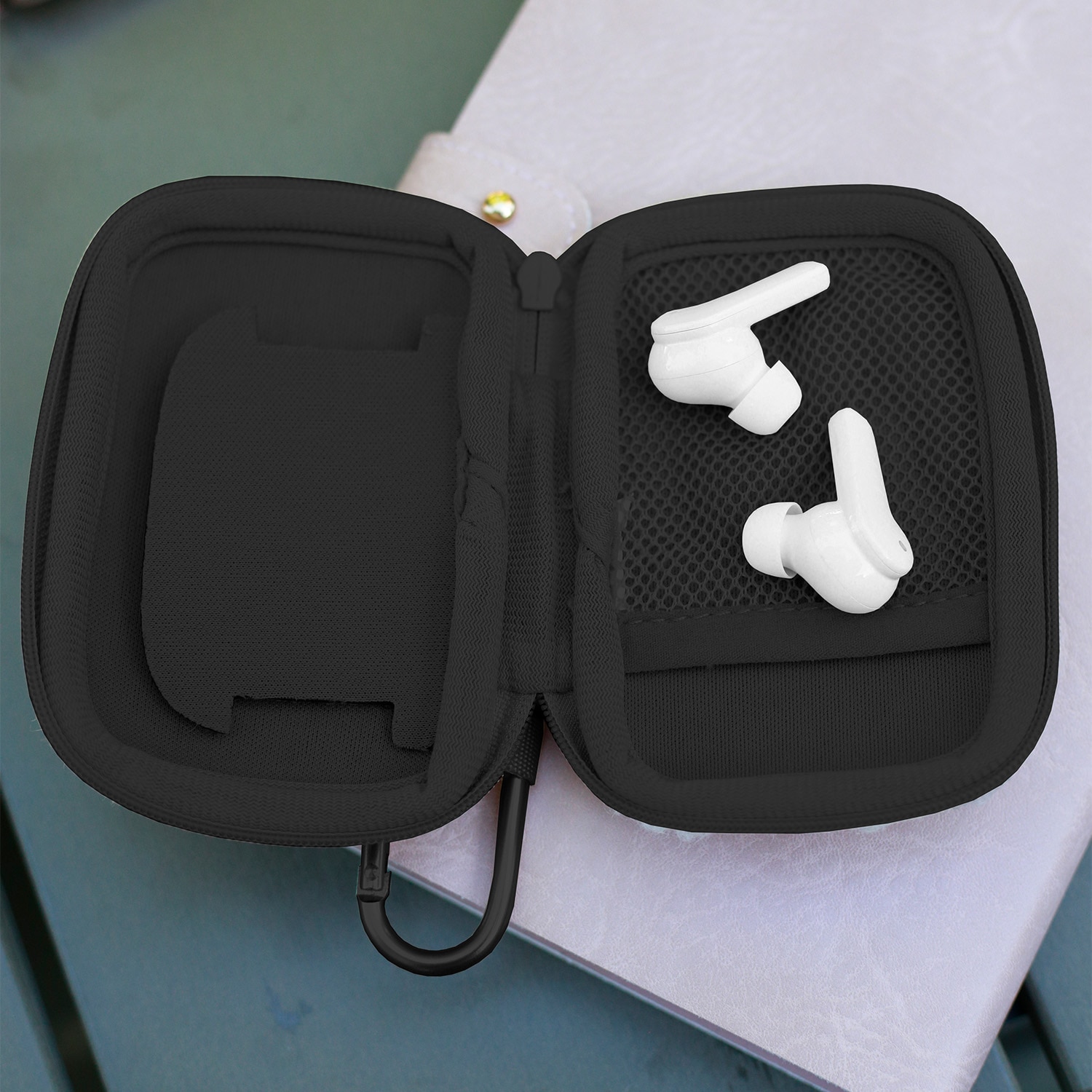 Everleigh Ear Bud Case with Carabiner- Berry