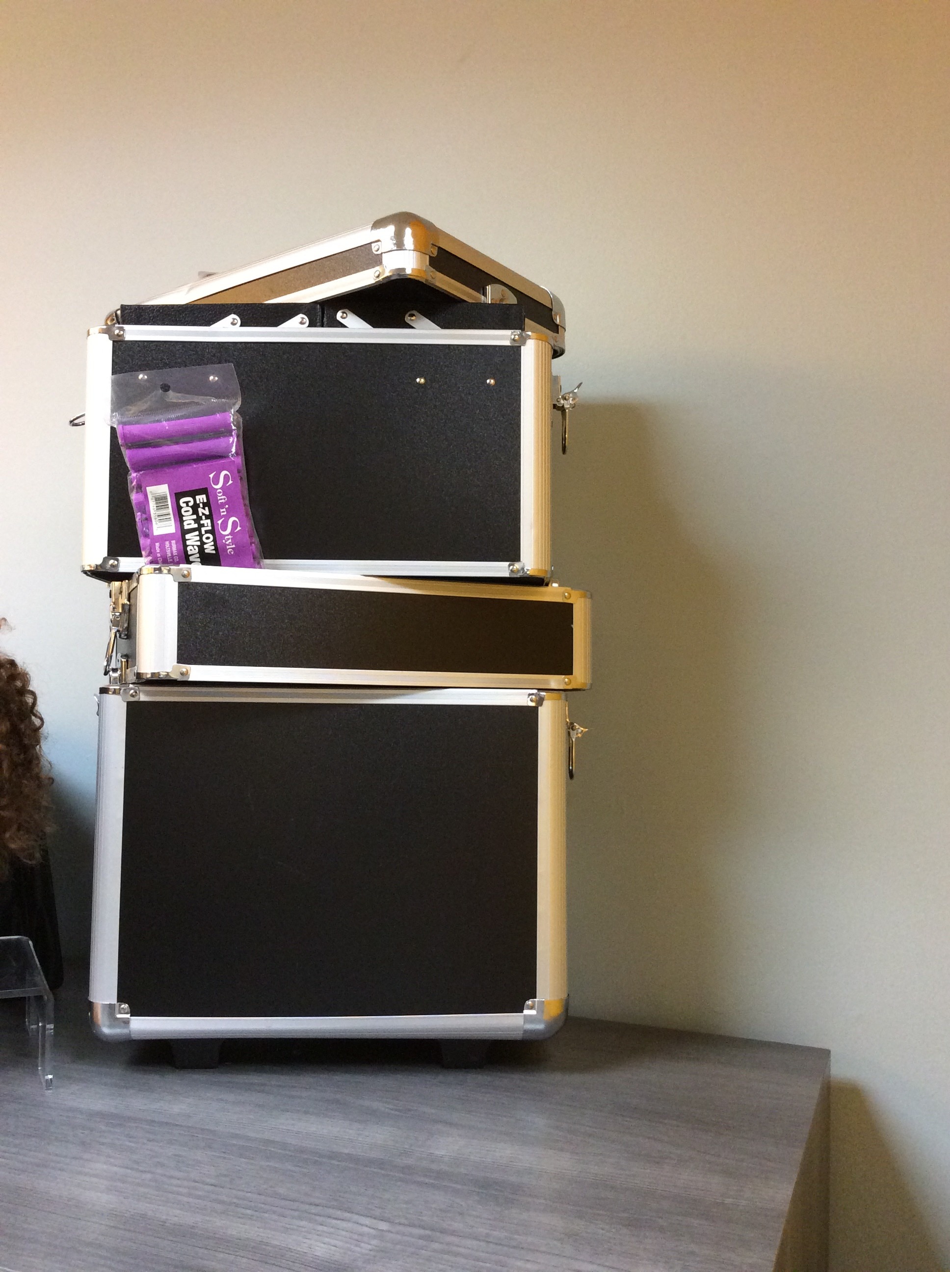 3-Tier Lockable Case on Wheels