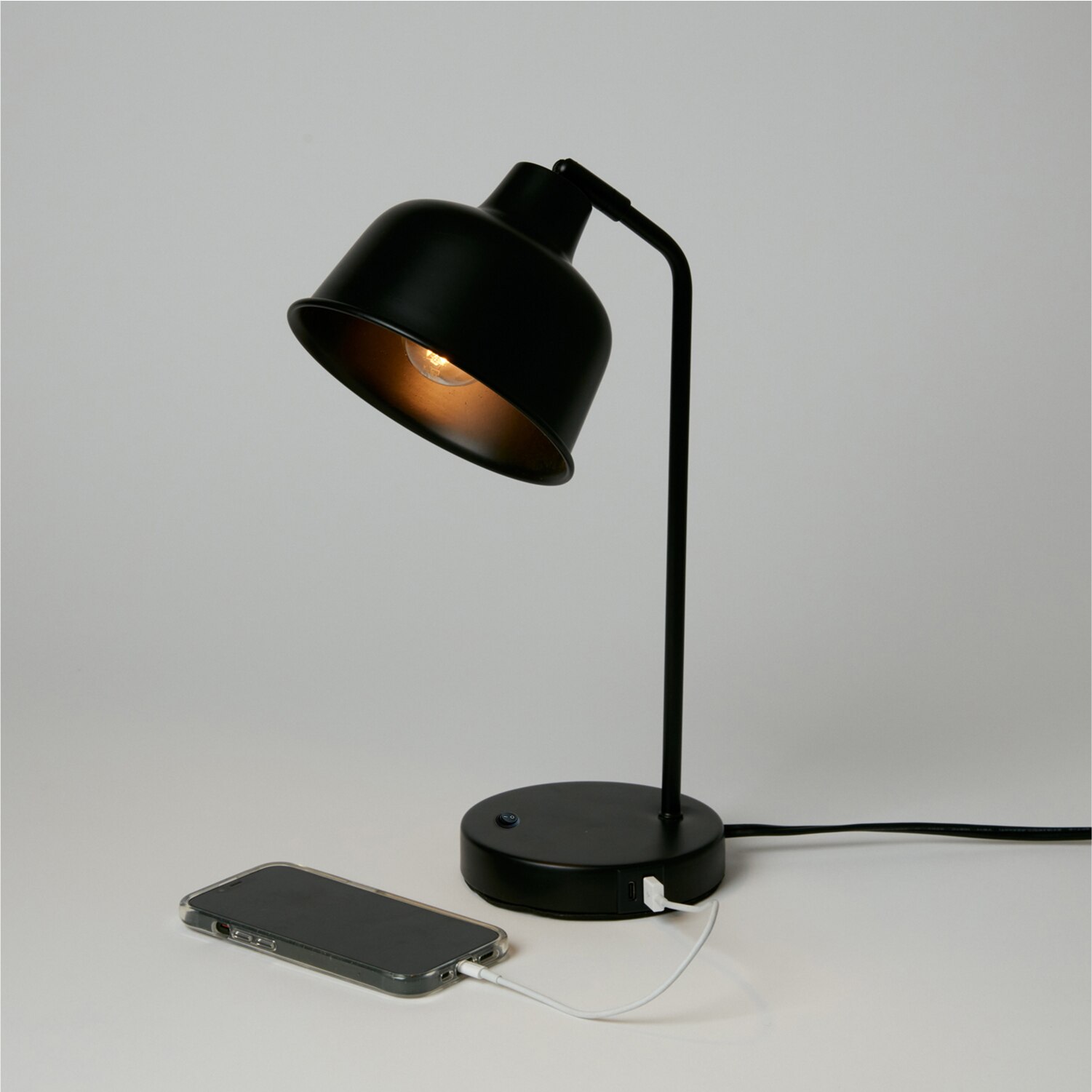 Dormify Noa Charging Desk Lamp